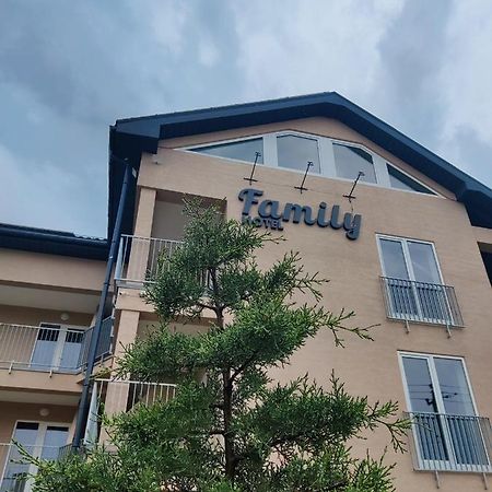 Family Hotel 그리보브카 외부 사진