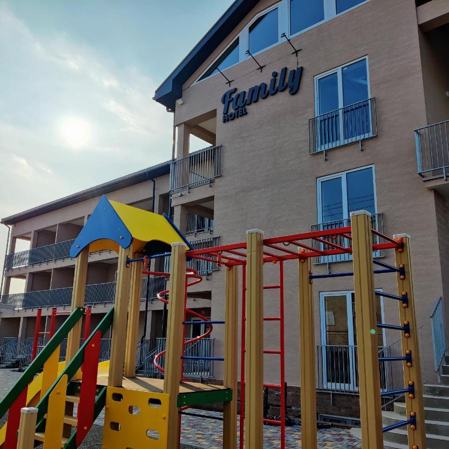 Family Hotel 그리보브카 외부 사진